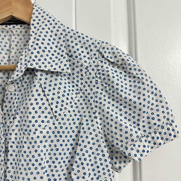 Club Monaco Short-Sleeve Button Down Shirt in Tiny Blue Flower Prints - Picture 3 of 6
